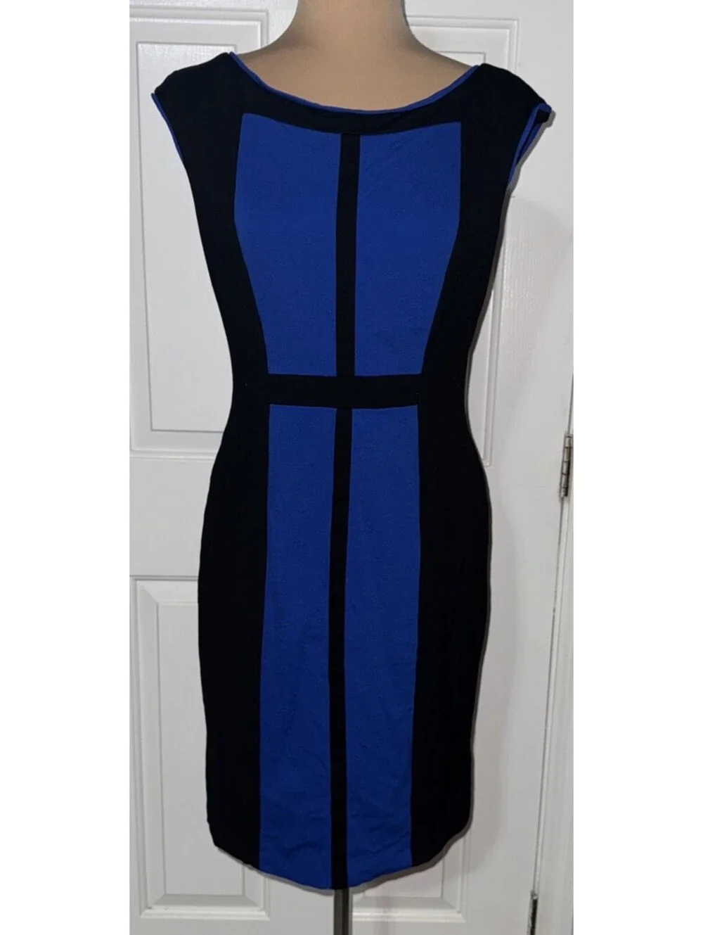 Betsey Johnson Black and Blue Color Block Dress Size 6 Sheath Retro Cap Sleeves